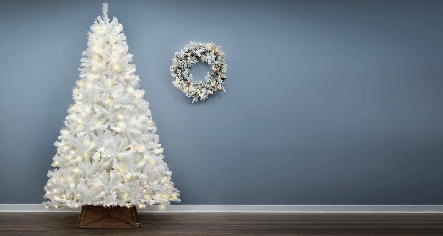 Sparkling White Christmas Tree Decorating Ideas