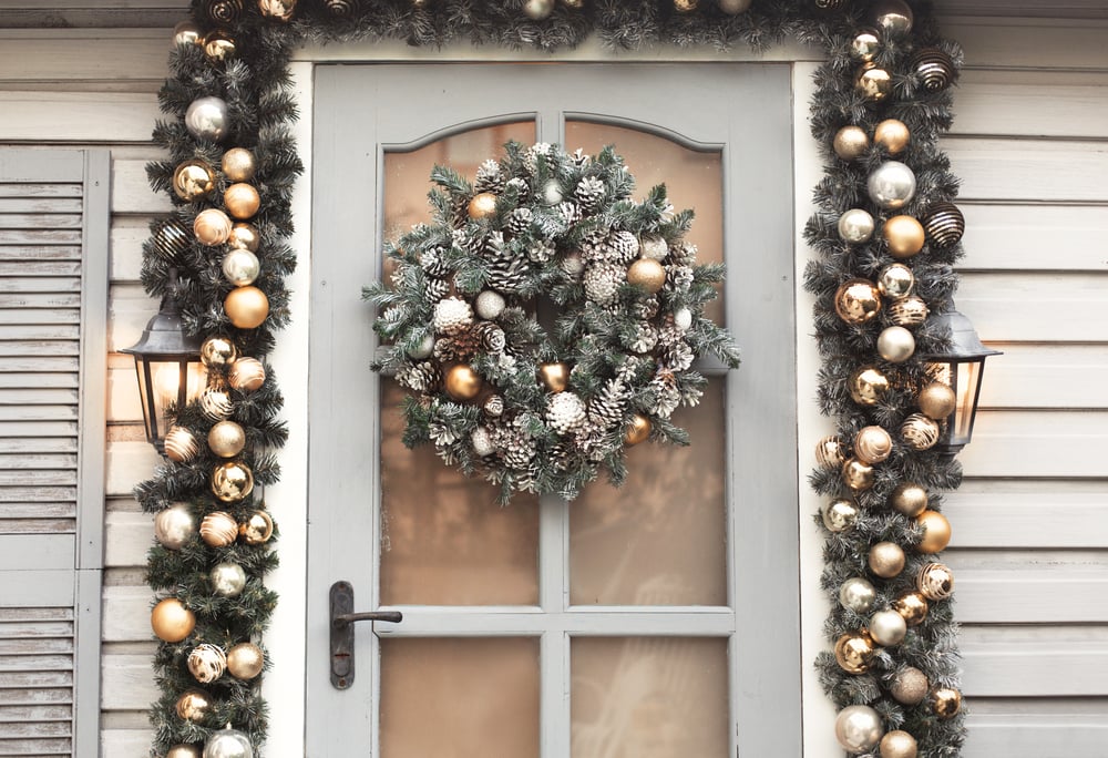 8 Ideas for Christmas Shop Window Displays